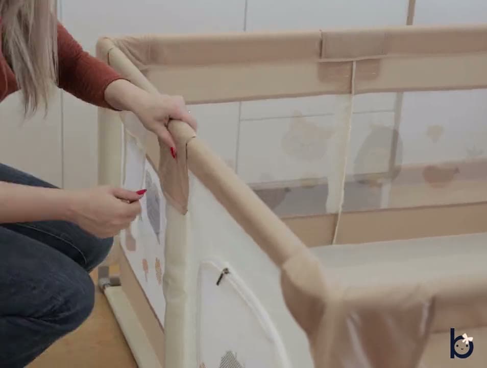 Comprobando que las uniones de la estructura siguen bien encajadas
